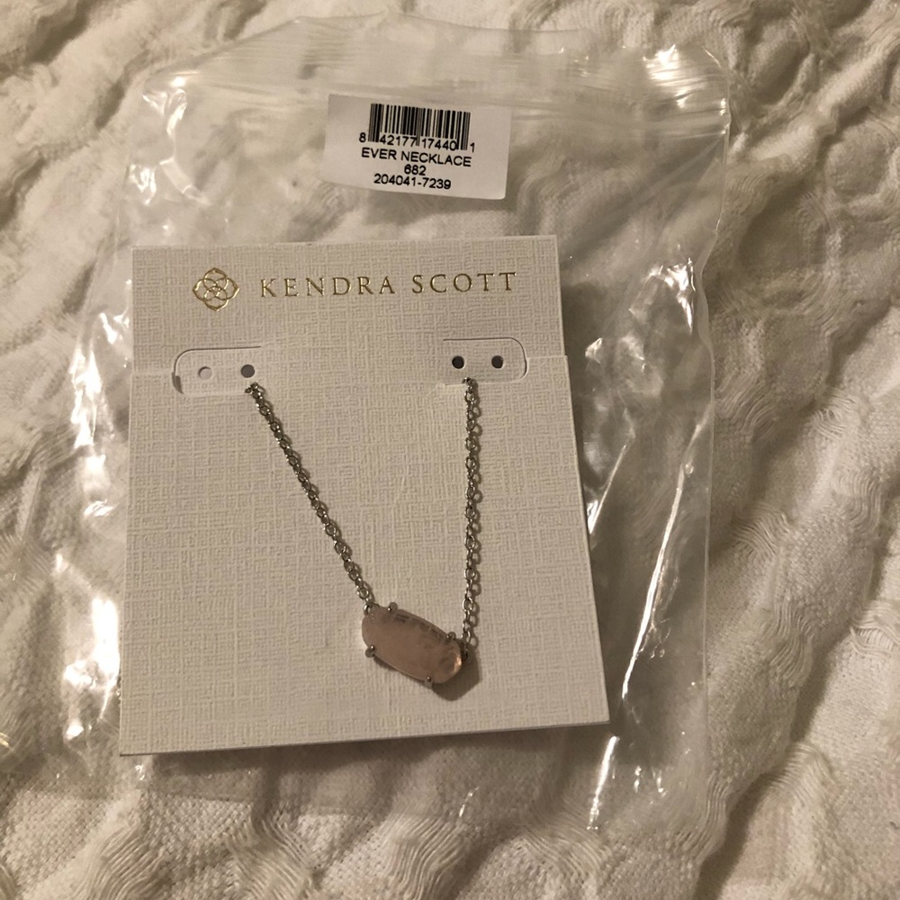 Kendra Scott ever necklace